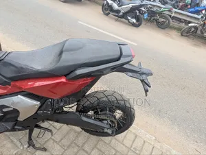 Honda 2022 Red