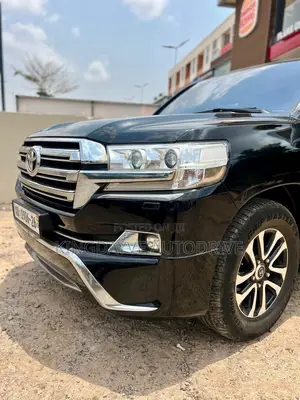 Toyota Land Cruiser 5.7 V8 VXR 2016 Black