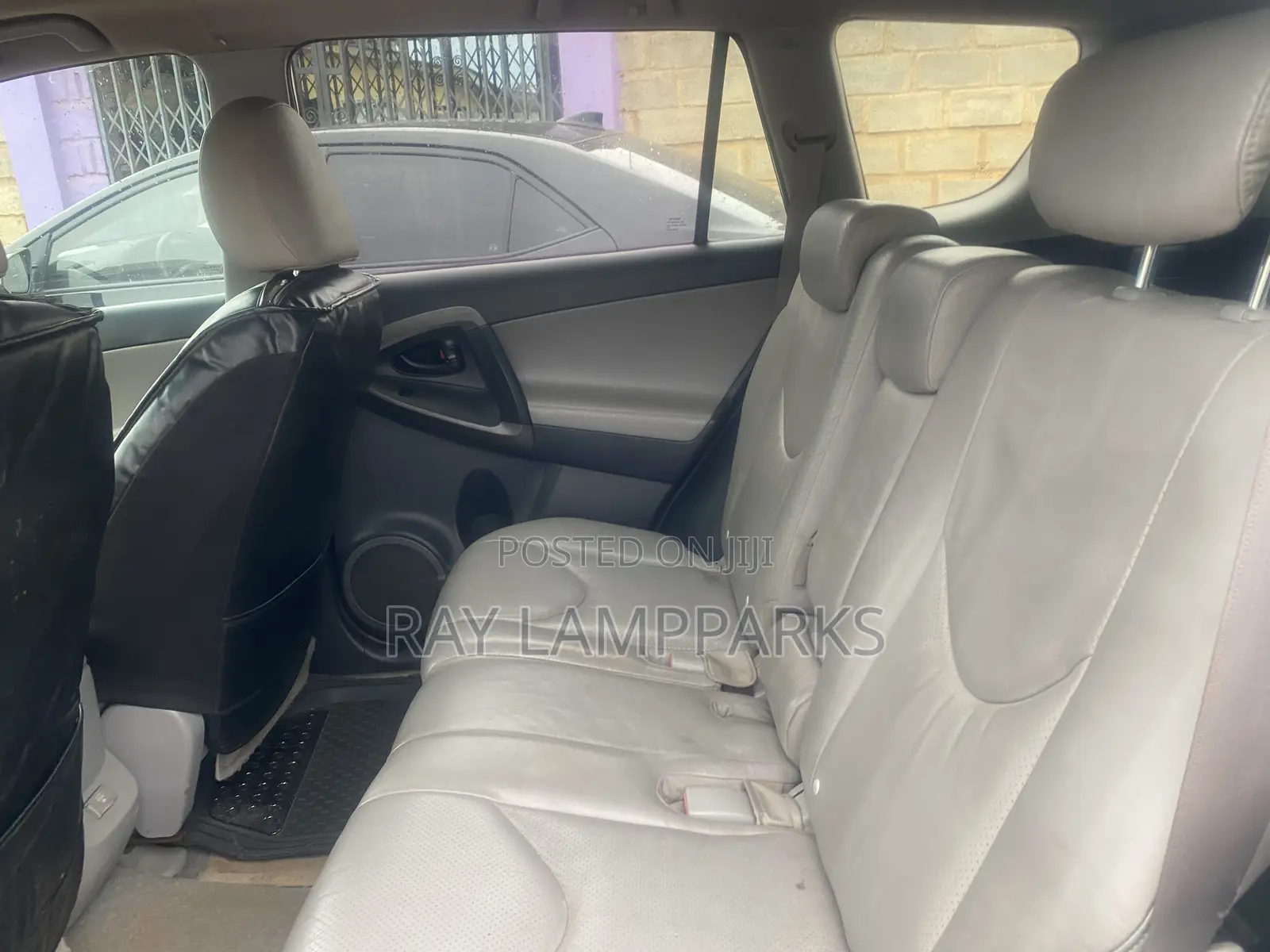 Toyota RAV4 2.5 Limited 2010 White