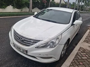 Hyundai Sonata SE 4dr Sedan (2.4L 4cyl 6A) 2014 White