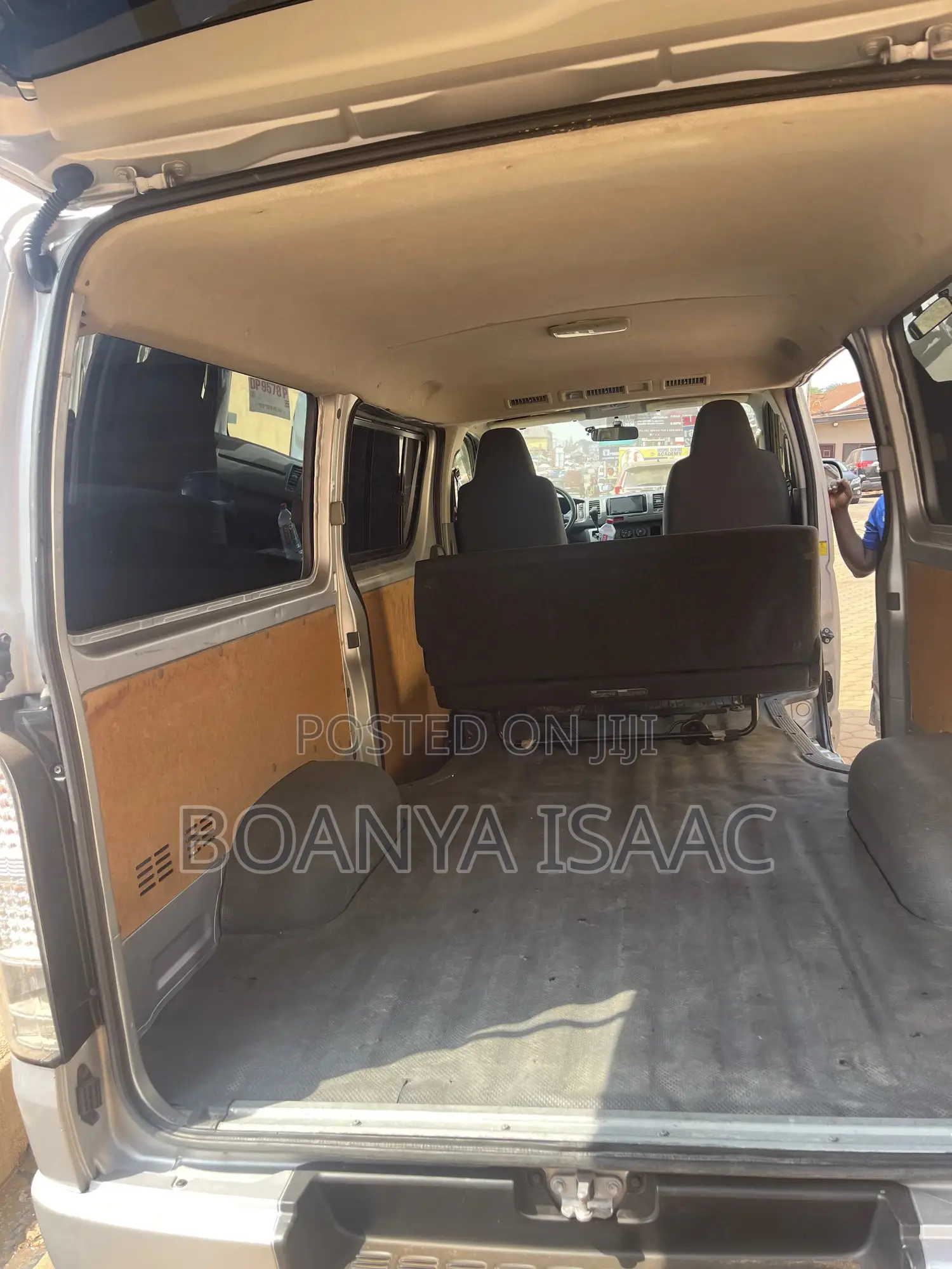 Toyota Grand HiAce 2013 Silver