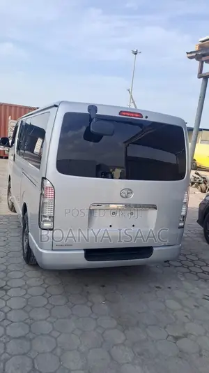 Toyota Grand HiAce 2013 Silver