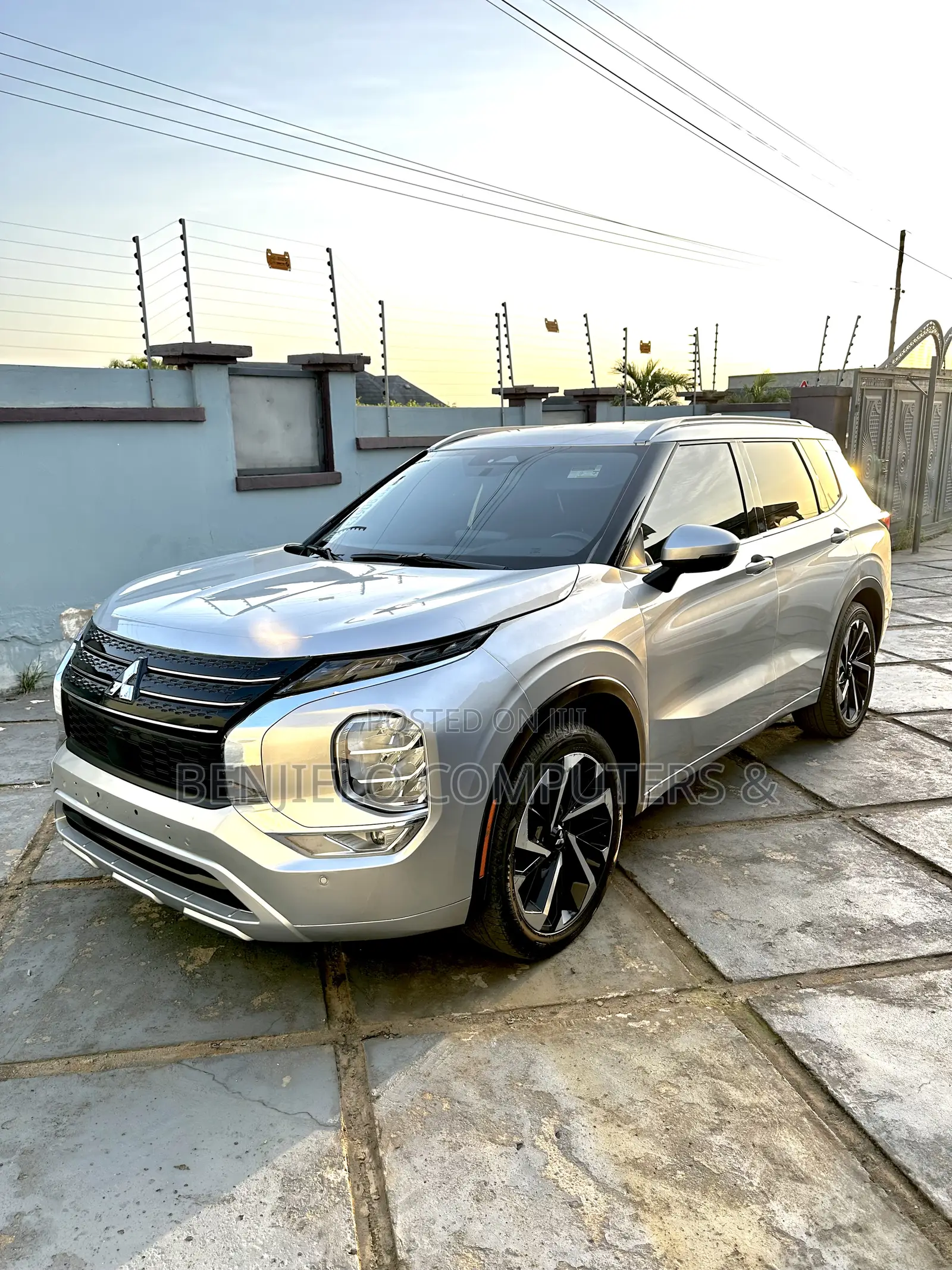 Mitsubishi Outlander SEL 2022 Gray