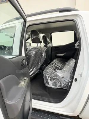 New Nissan Pick-Up 2025 White