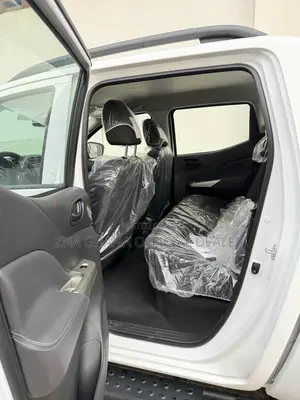 New Nissan Pick-Up 2025 White