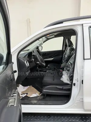 New Nissan Pick-Up 2025 White