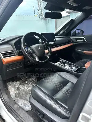 Mitsubishi Outlander SEL 2022 Gray