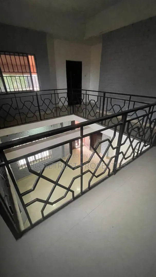 4bdrm Duplex in Ashongman, Police Station for sale