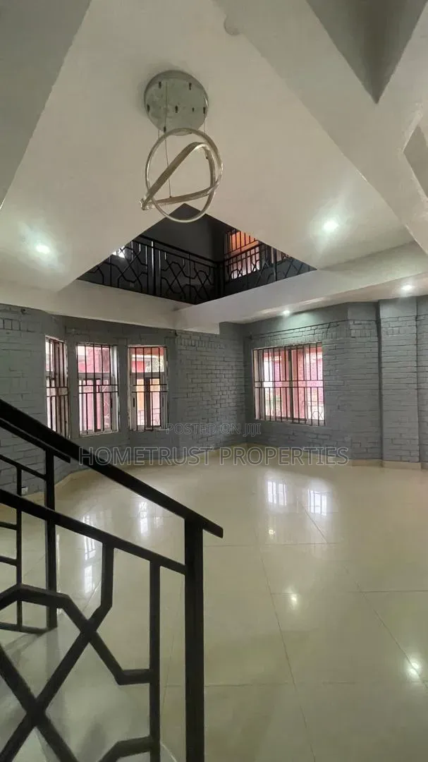 4bdrm Duplex in Ashongman, Police Station for sale