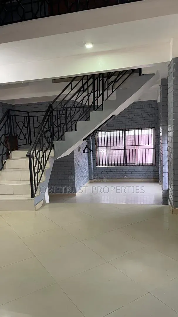 4bdrm Duplex in Ashongman, Police Station for sale