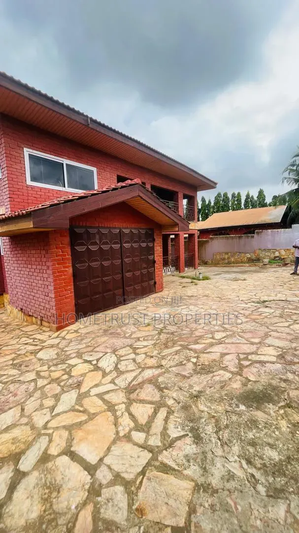 4bdrm Duplex in Ashongman, Police Station for sale