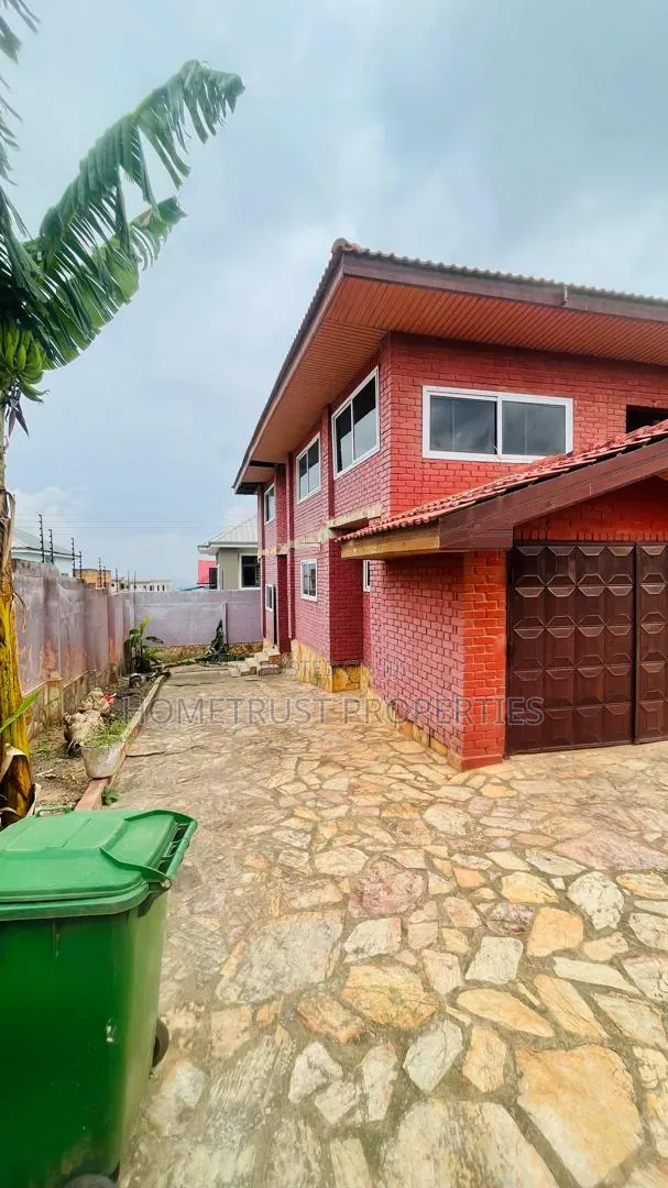 4bdrm Duplex in Ashongman, Police Station for sale