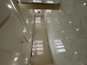 4bdrm Apartment in Oyarifa for sale