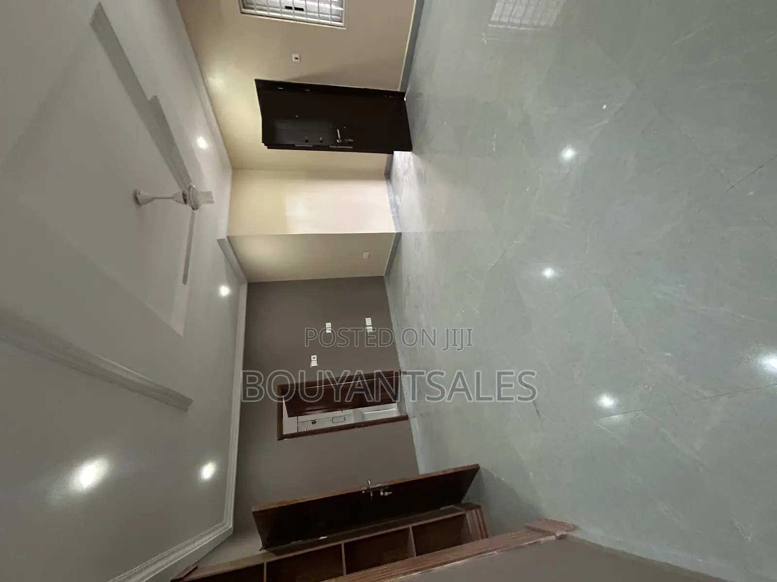4bdrm Apartment in Oyarifa for sale