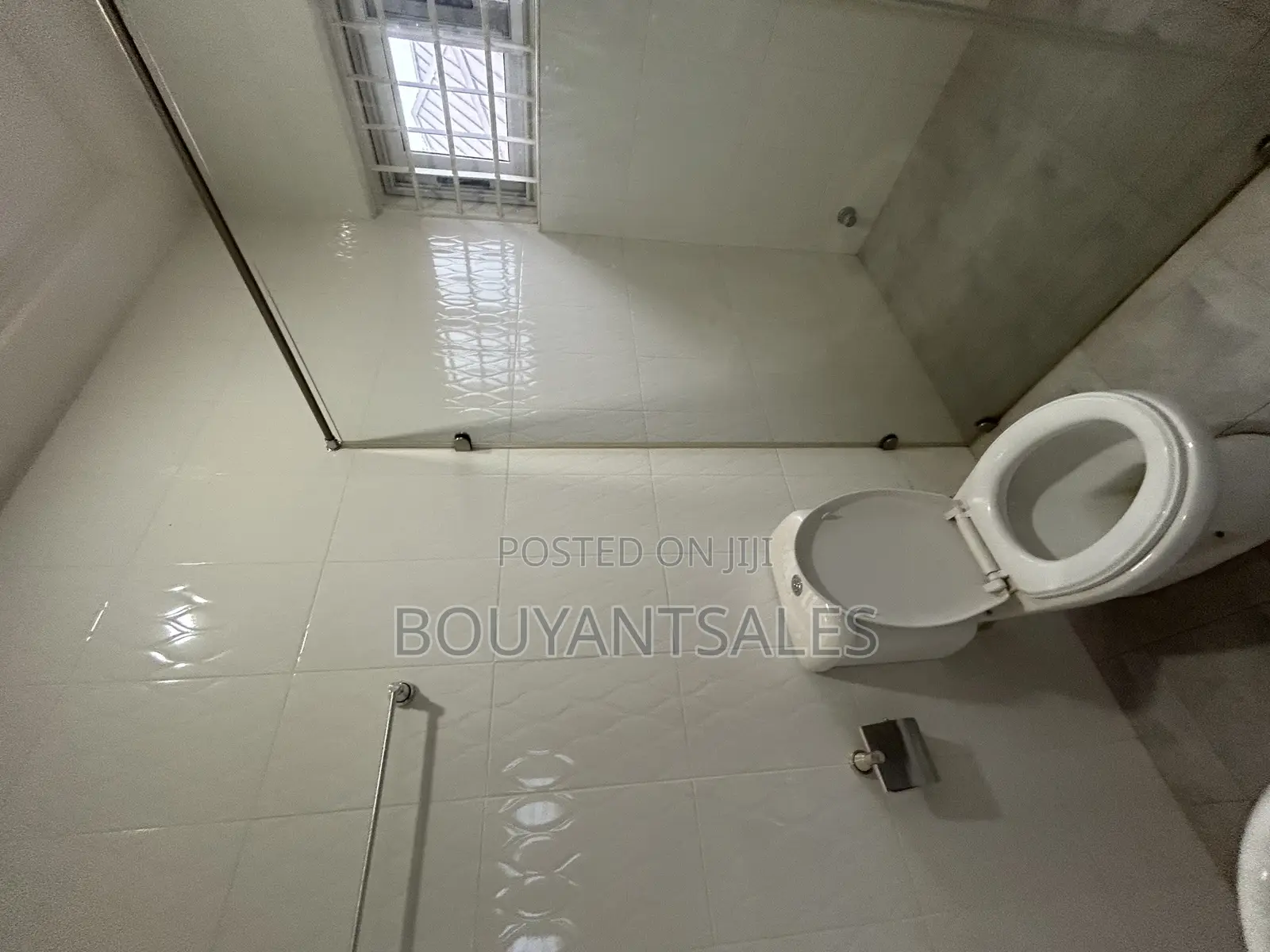 4bdrm Apartment in Oyarifa for sale
