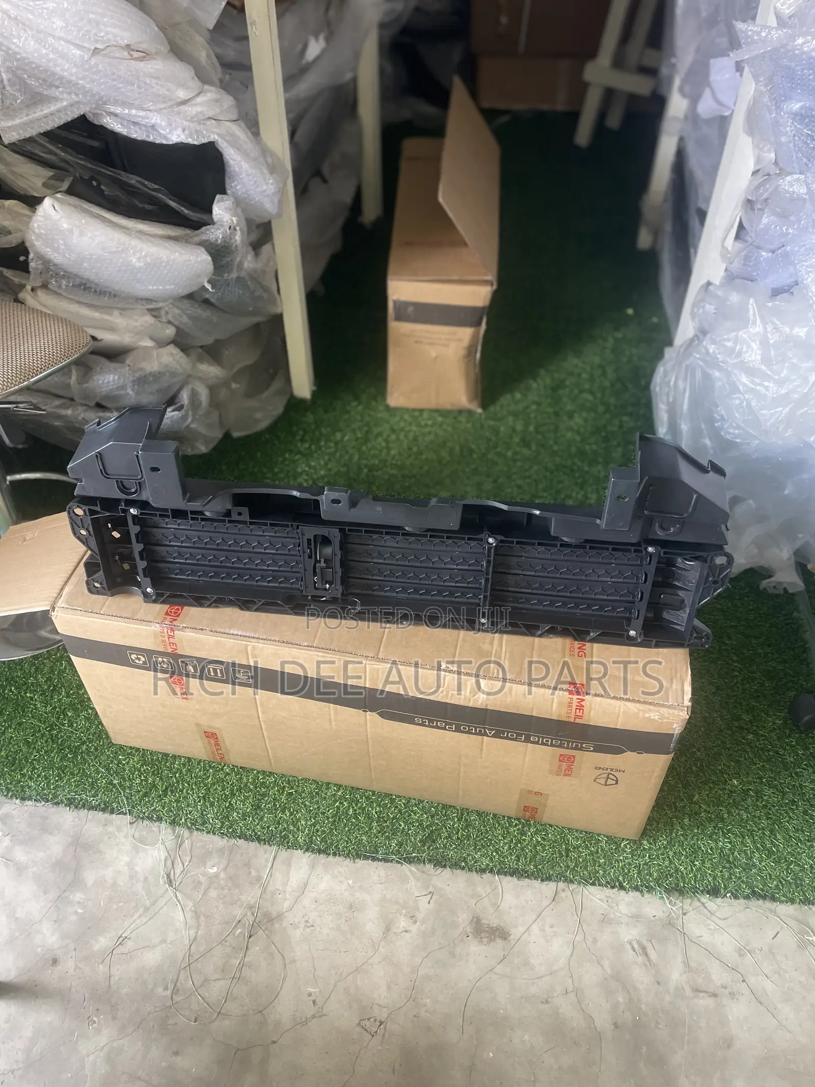 Honda Cr-v 2017, 2018, 2019, 2020, 2021 Shutter Grill With Motor
