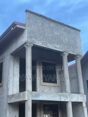 4bdrm Duplex in Bn Estate, Accra Metropolitan for sale