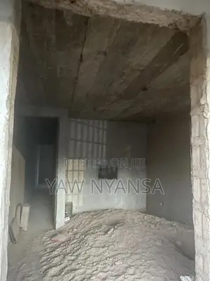 4bdrm Duplex in Bn Estate, Accra Metropolitan for sale