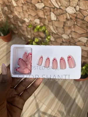 24pcs Basic Press-on Nails With Simple Cute Designs