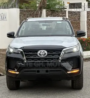 New Toyota Fortuner 2025 Black