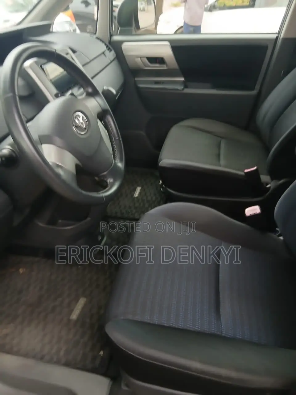 Toyota Voxy 2010 Black