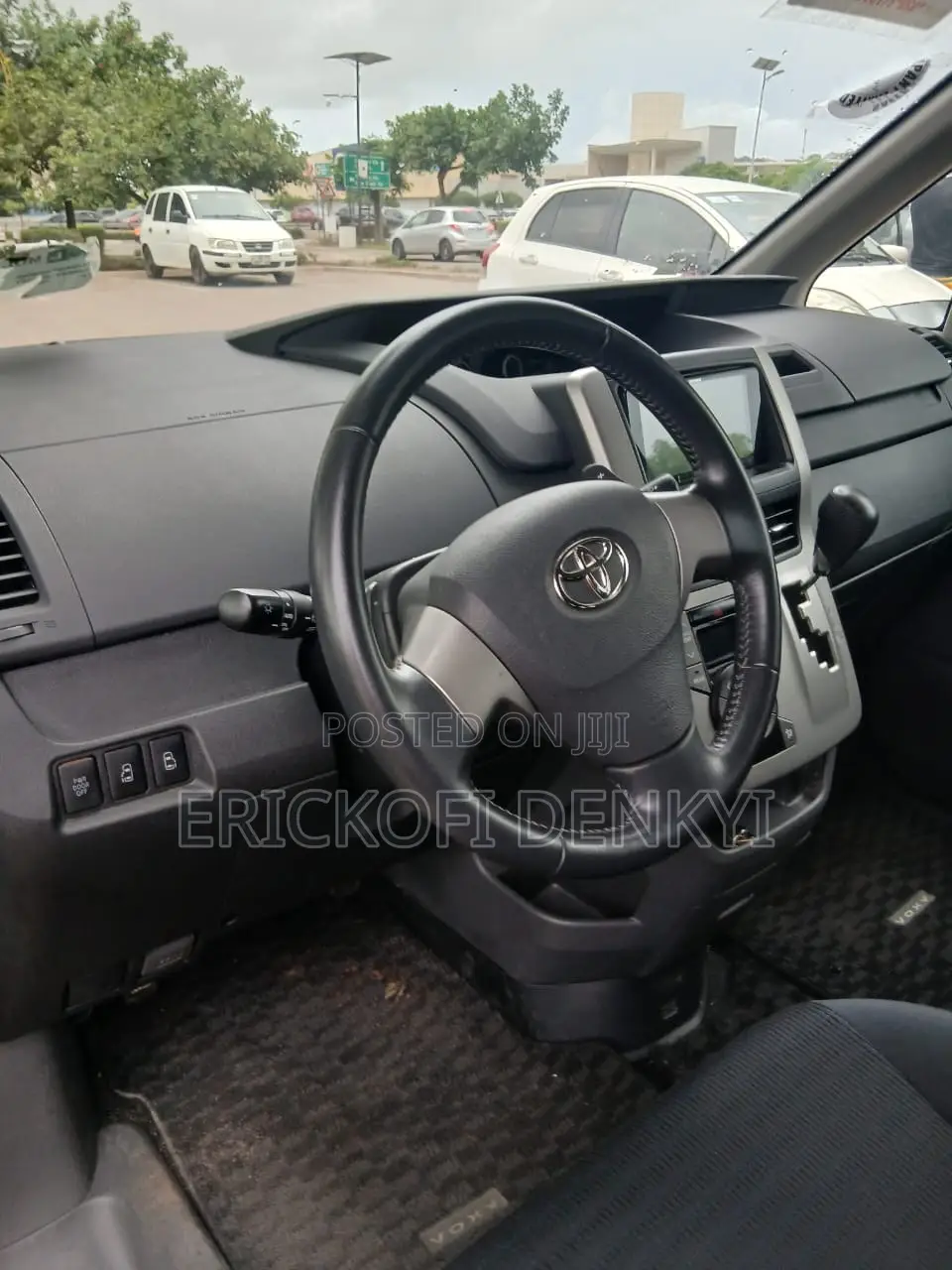 Toyota Voxy 2010 Black