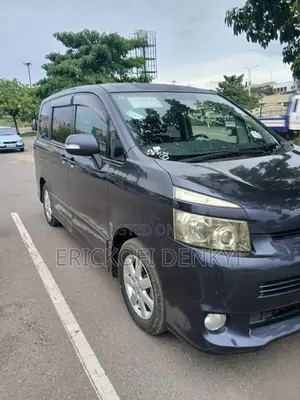 Toyota Voxy 2010 Black