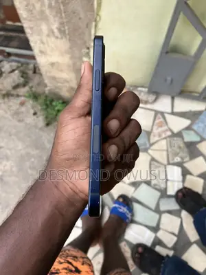 Apple iPhone 12 64 GB