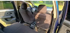 Nissan Versa Hatchback 1.8 S 2009 Blue