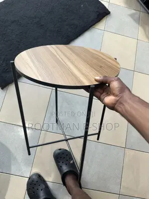 Coffee Table With Removable Top and Reversible Side Table