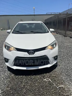 Toyota Corolla LE Eco Plus 4dr Sedan (1.8L 4cyl CVT) 2014 White