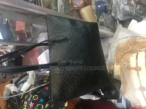 Bags and Wraps Lounge