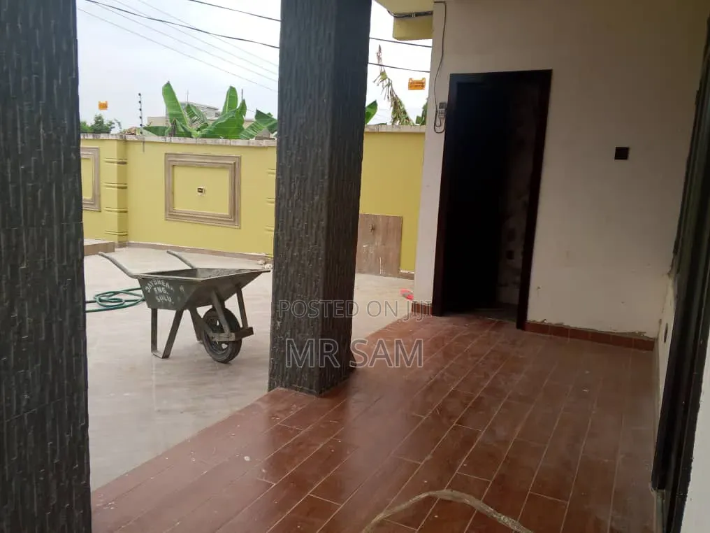 3bdrm Duplex in Sam Properties, Amasaman for sale
