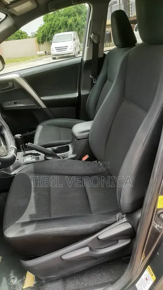 Toyota RAV4 LE 4dr SUV (2.5L 4cyl 6A) 2015 Black