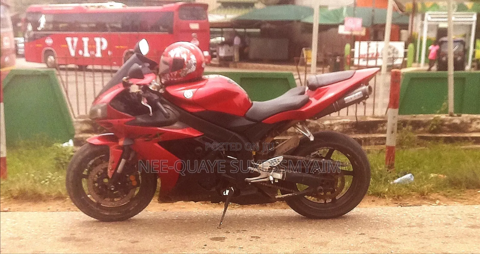 Yamaha R1 2012 Red