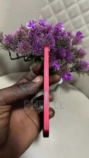 Apple iPhone 13 128 GB Red
