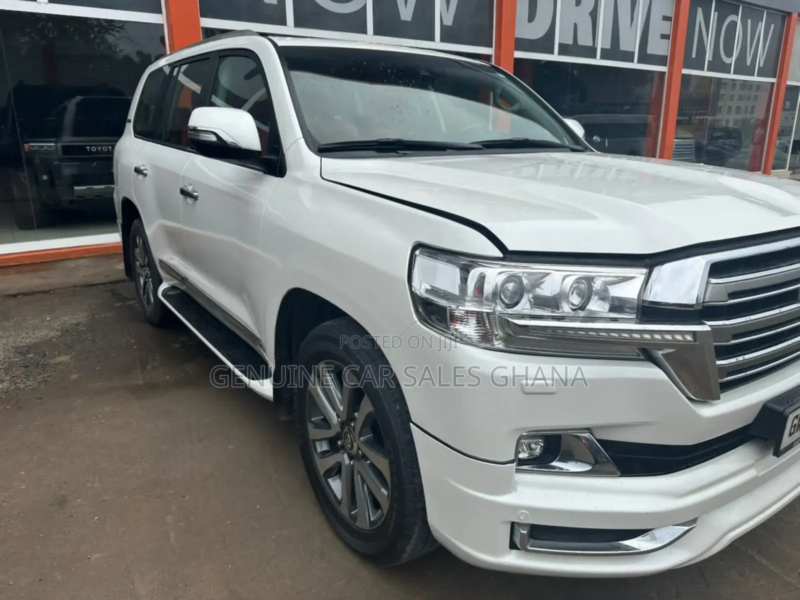 Toyota Land Cruiser J300 4.0 2022 White