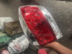 Toyota Highlander 2011 2012 2013 Taillight
