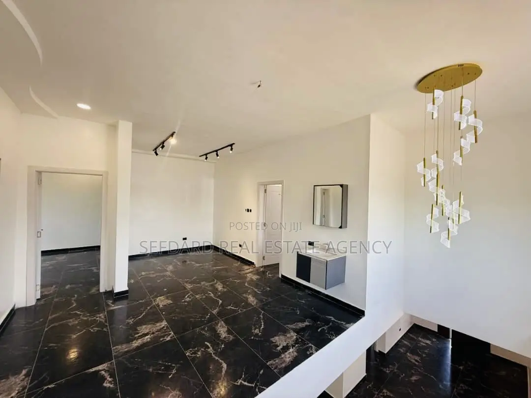 4bdrm Duplex in Sefdard Properties, Achimota for sale