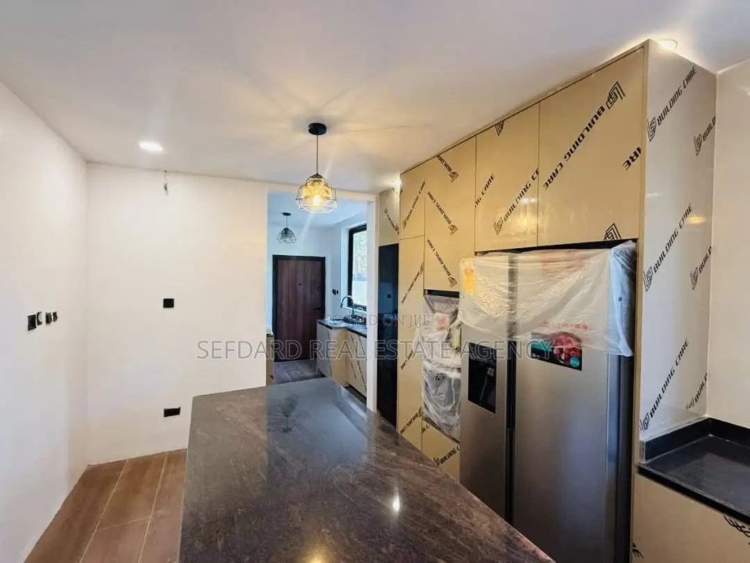 4bdrm Duplex in Sefdard Properties, Achimota for sale