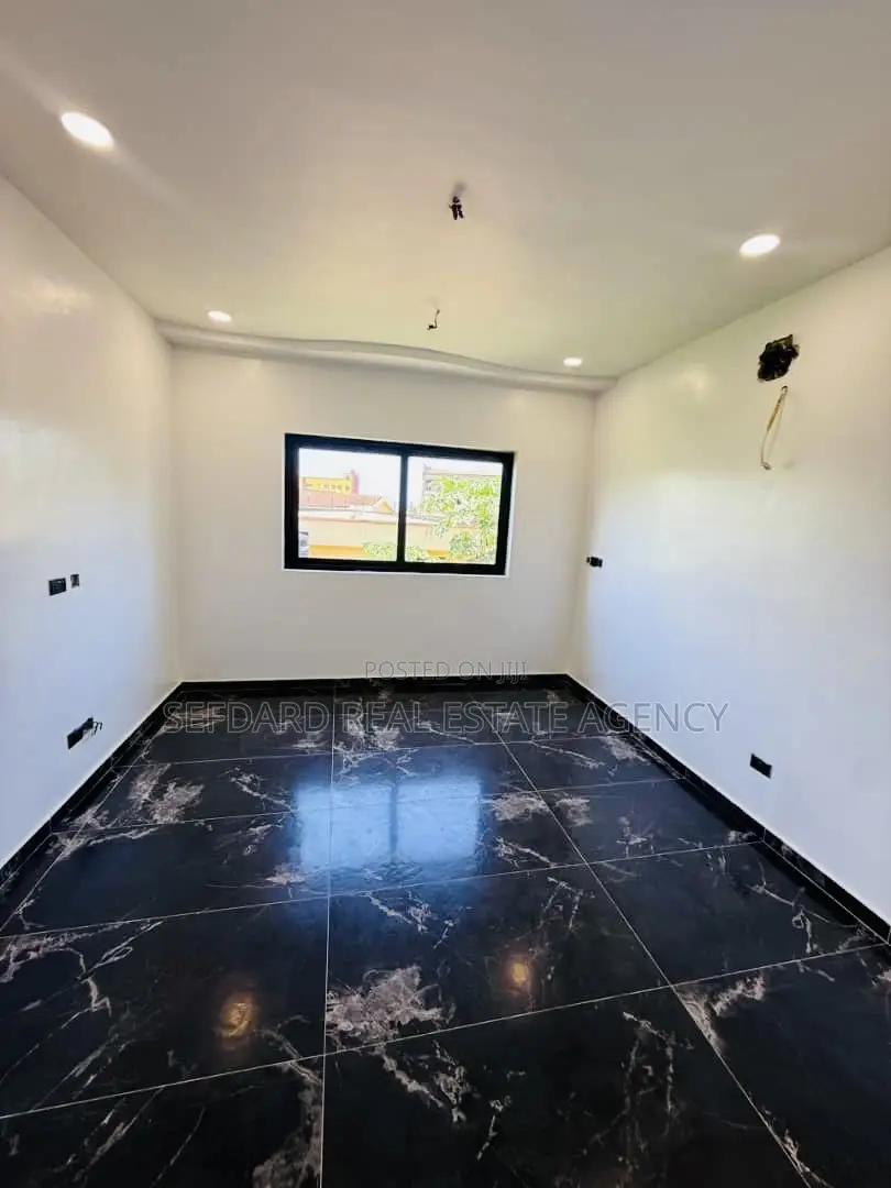 4bdrm Duplex in Sefdard Properties, Achimota for sale
