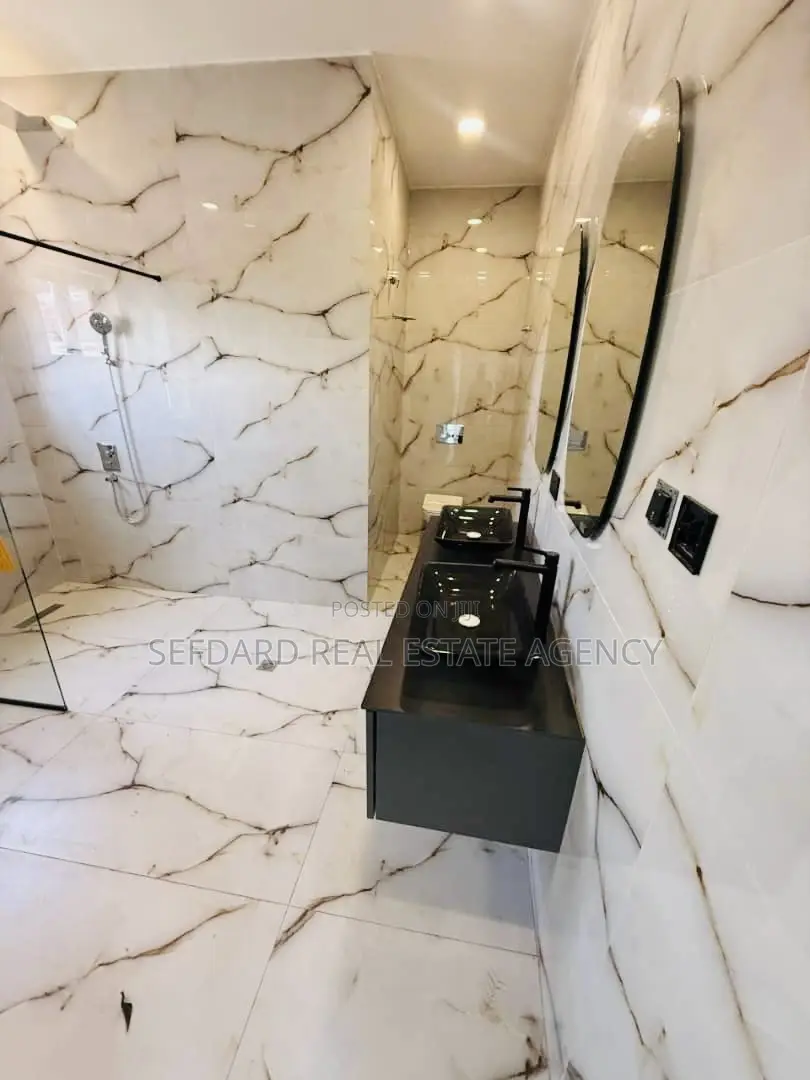 4bdrm Duplex in Sefdard Properties, Achimota for sale