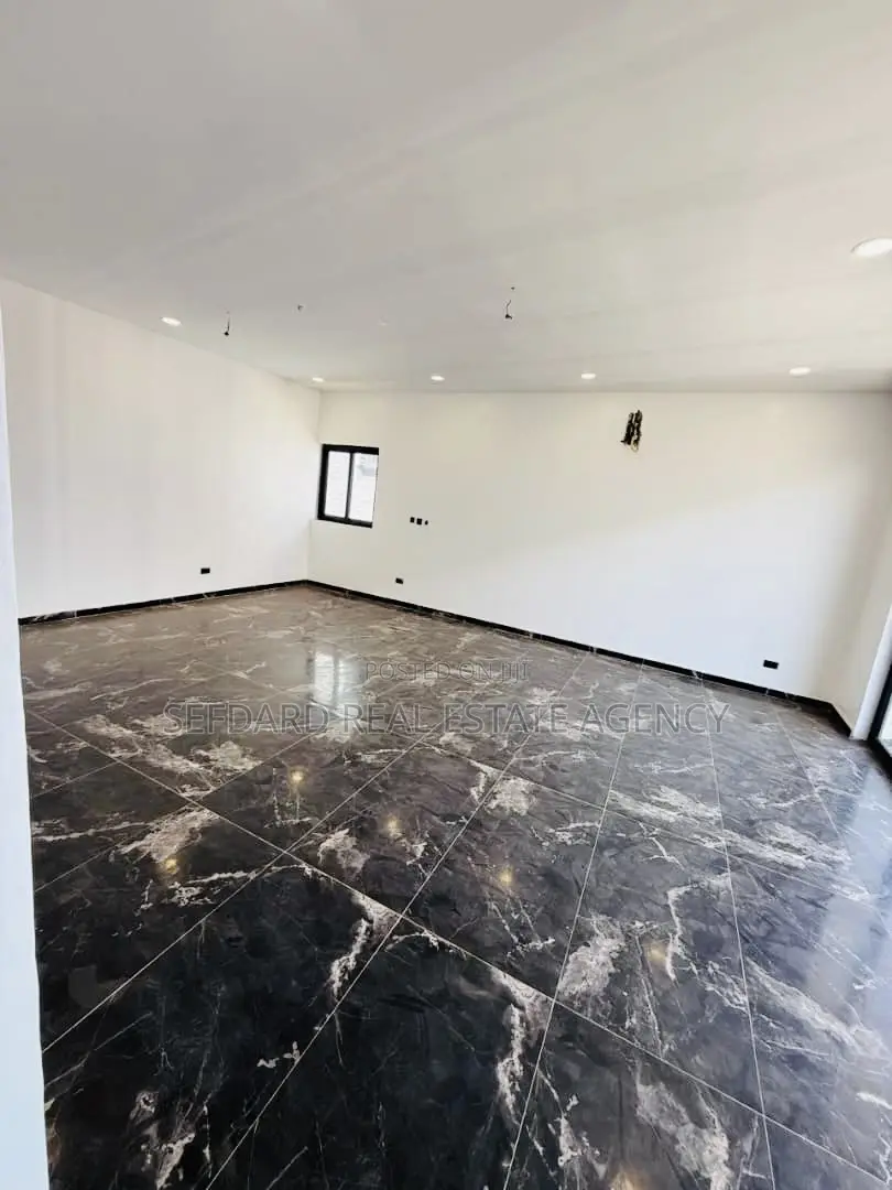 4bdrm Duplex in Sefdard Properties, Achimota for sale