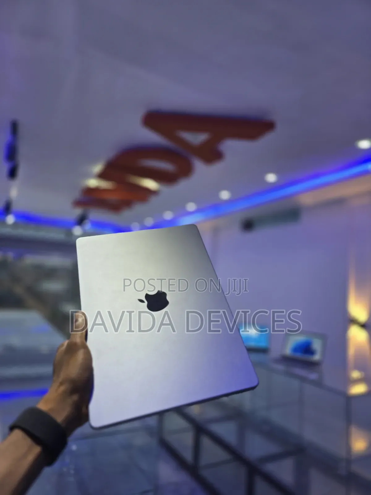 Laptop Apple MacBook Pro 2021 M1 16GB Apple M1 Pro SSD 512GB