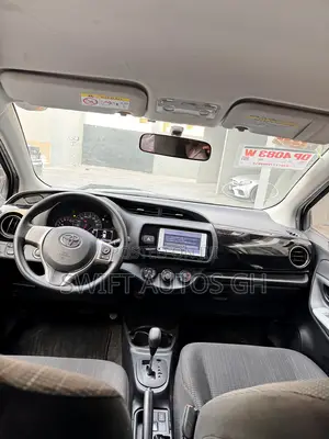 Toyota Vitz 1.3 FWD 5dr 2015 White