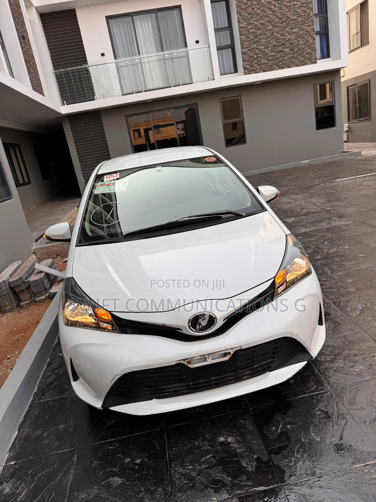 Toyota Vitz 1.3 FWD 5dr 2015 White