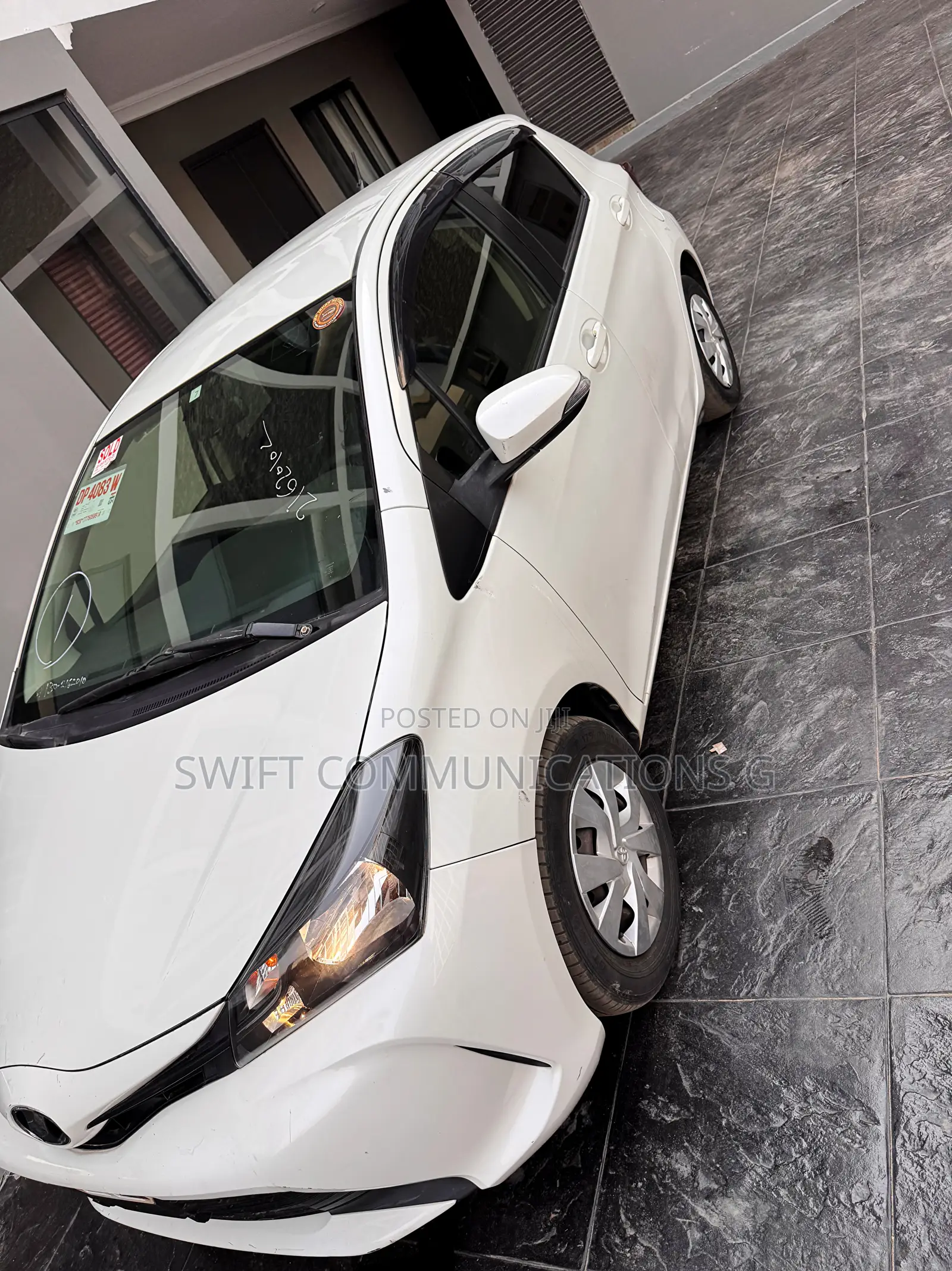Toyota Vitz 1.3 FWD 5dr 2015 White