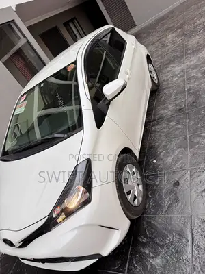 Toyota Vitz 1.3 FWD 5dr 2015 White