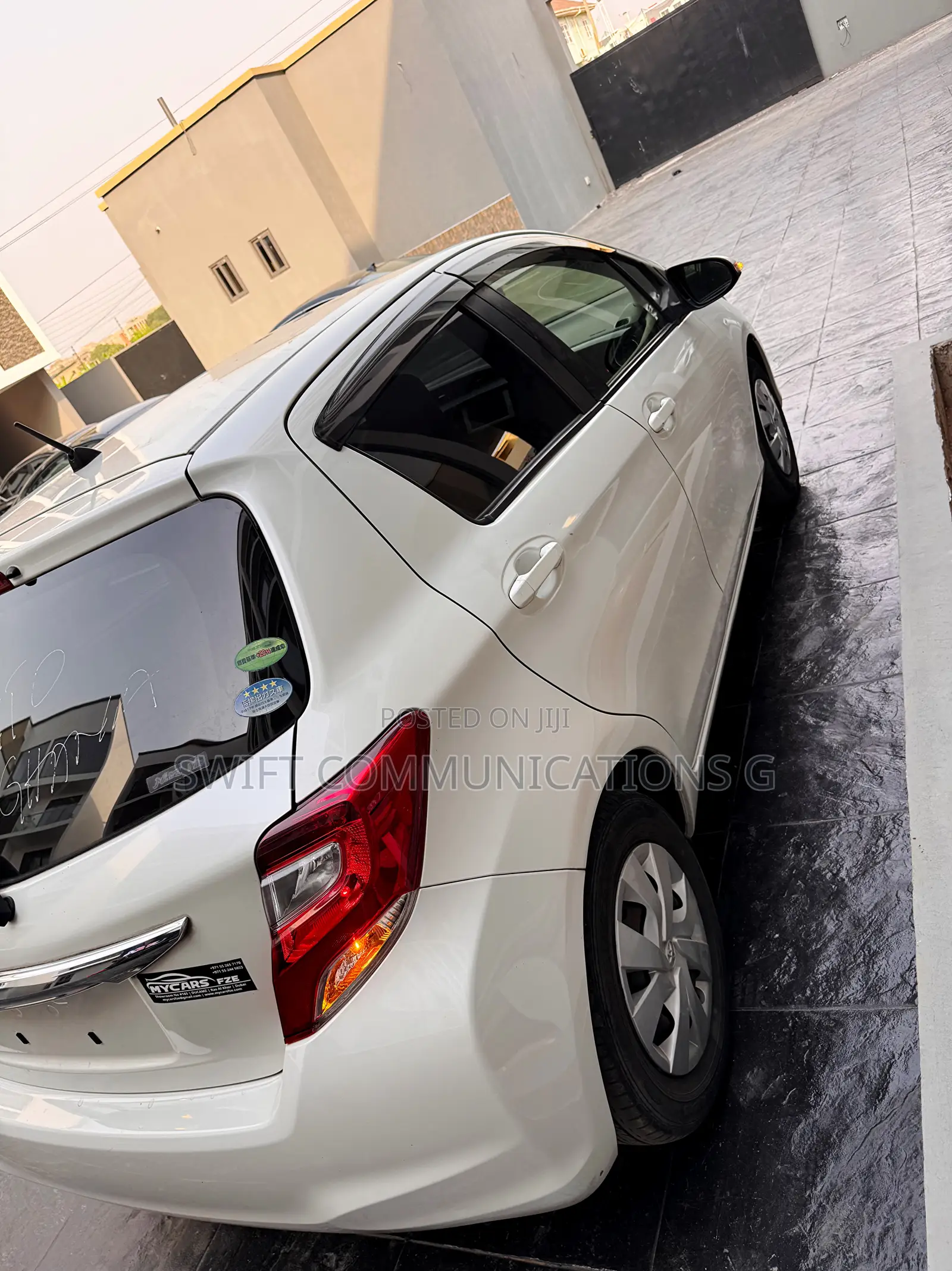 Toyota Vitz 1.3 FWD 5dr 2015 White