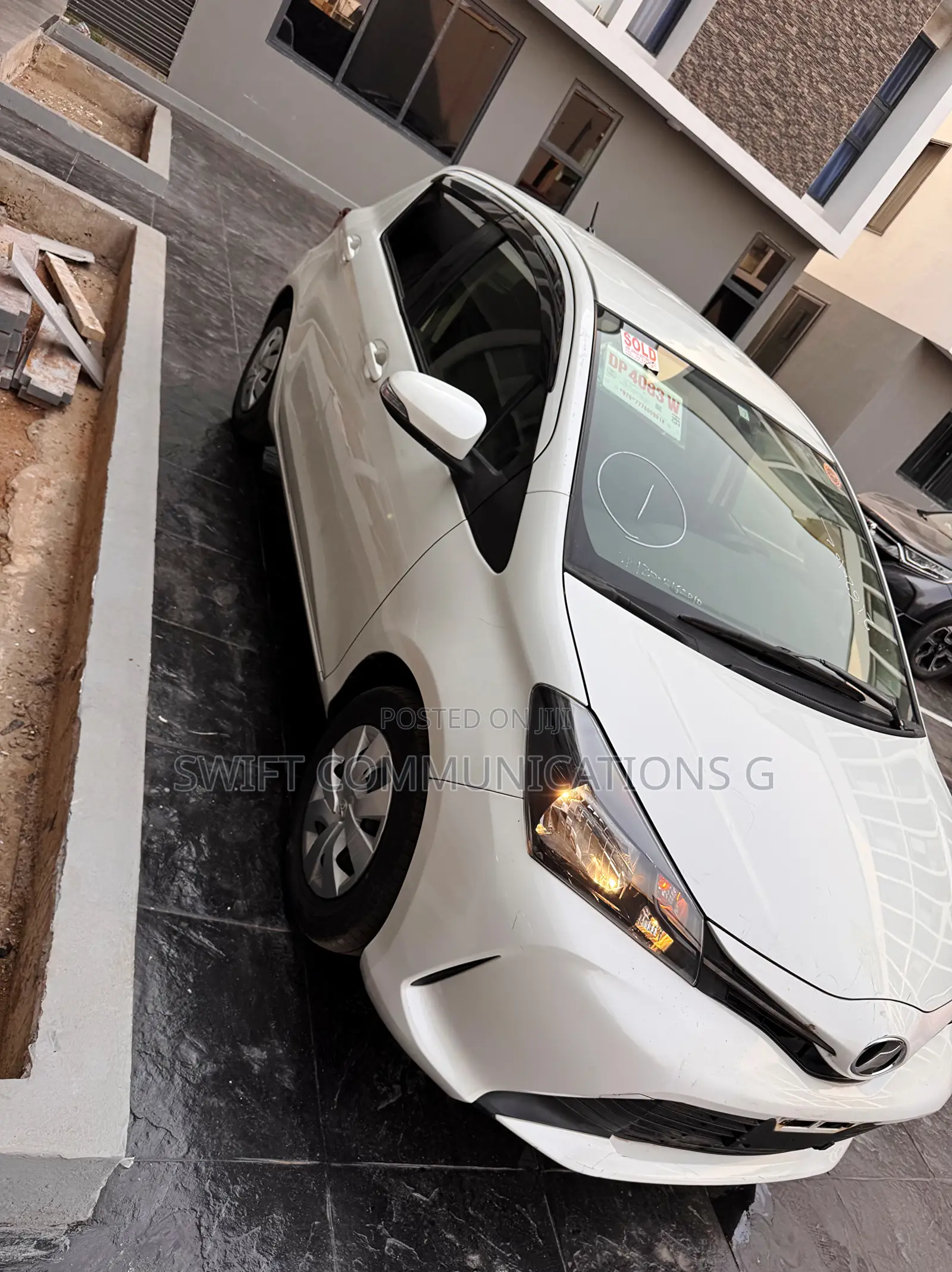 Toyota Vitz 1.3 FWD 5dr 2015 White